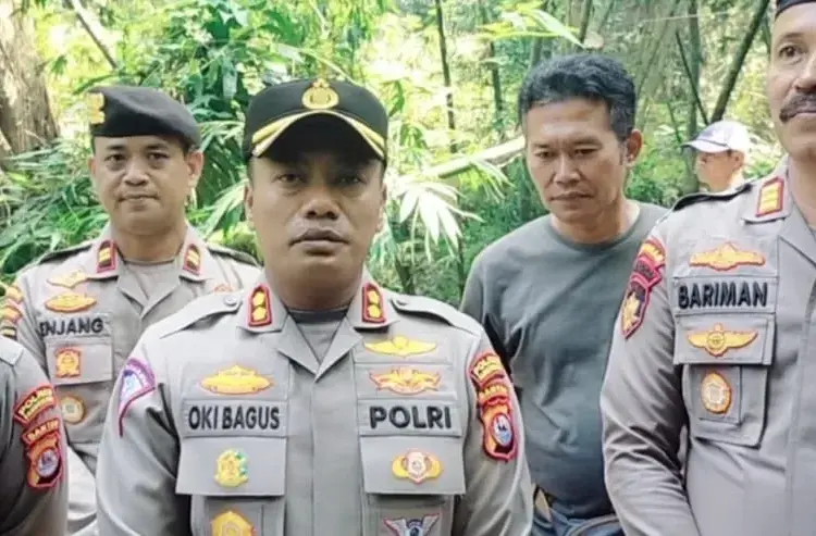 Kapolres Pandeglang AKBP Oki Bagus Setiaji, memberikan pernyataan kepada wartawan. (ISTIMEWA)