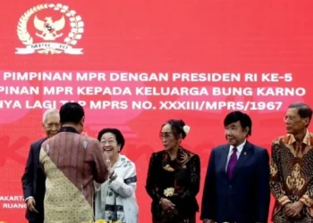 TAP MPR 33/1967 Dicabut, Guntur: Bung Karno Tidak Khianat!