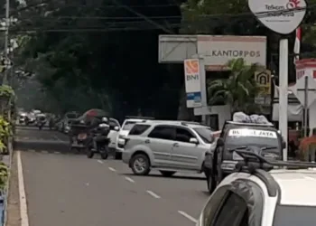 Hindari Razia Kendaran, Pengendara di Lebak Nekat Lawan Arah