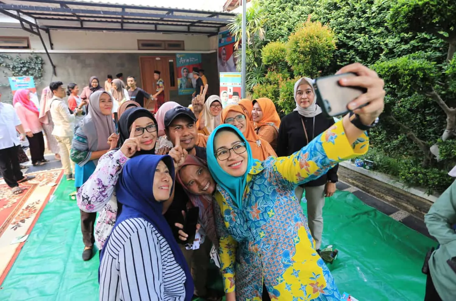 Kartini Banten, Program Airin-Ade untuk Perempuan dan Anak