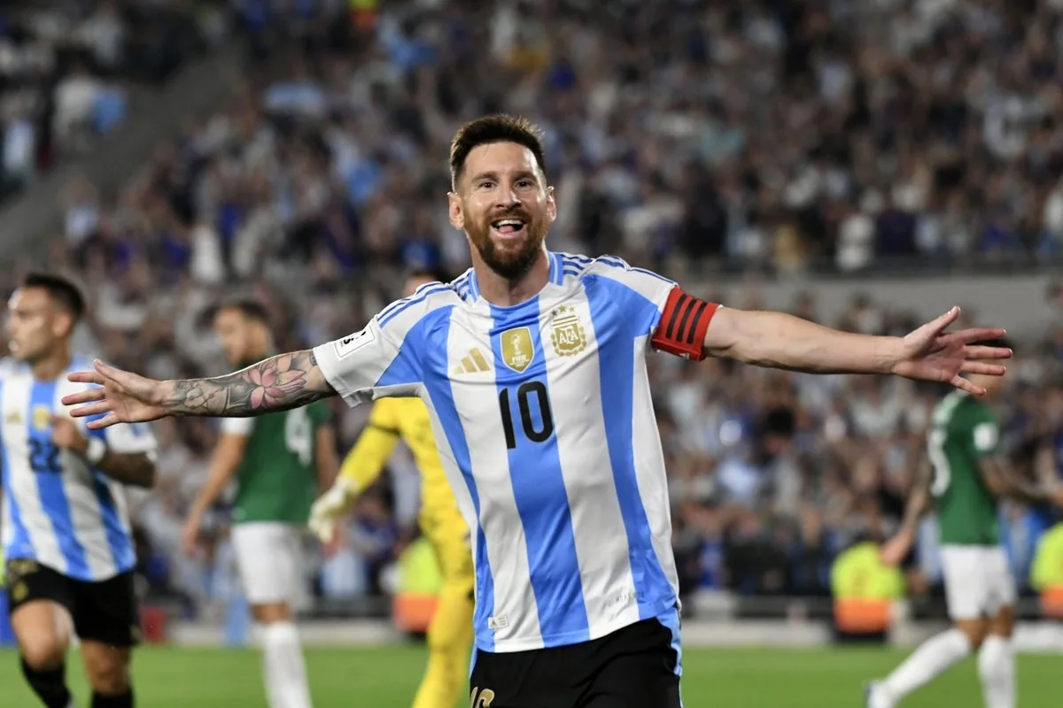 Messi Hattrick, Tegaskan Belum Akan Pensiun