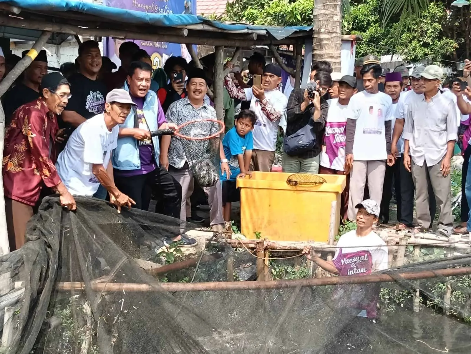 Panen Ikan Lele di Mekar Baru, Maesyal-Intan Ingin Tingkatkan Sarana Prasarana Pembudidaya