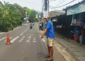 Dua Pemotor Tersangkut Kabel Semrawut di Ciputat, Alami Luka di Kepala dan Leher