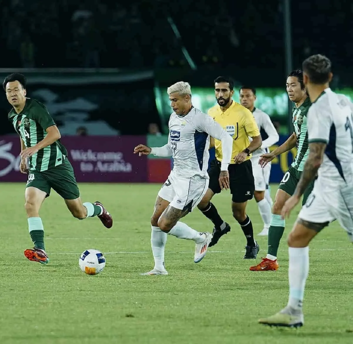 Zhejiang FC vs Persib Bandung, Maung Bandung Tumbang