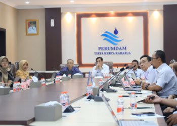 BPKP Perwakilan Provinsi Banten menggelar Pengembangan Masyarakat Pemelajar Anti Korupsi Di Kantor Pusat Perusahaan Umum Daerah Air Minum Tirta Kerta Raharja (PERUMDAM TKR) Kabupaten Tangerang, Rabu (02/10). (FOTO : HUMAS PERUMDAM TKR)