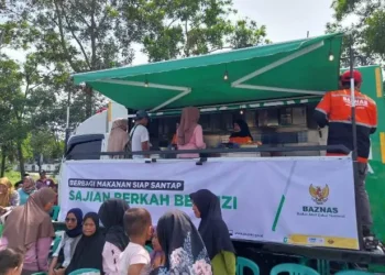 Ratusan Warga Antre Makanan Gratis dari Baznas Lebak