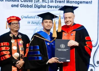 Gelar Doktor Honoris Causa untuk Raffi Ahmad