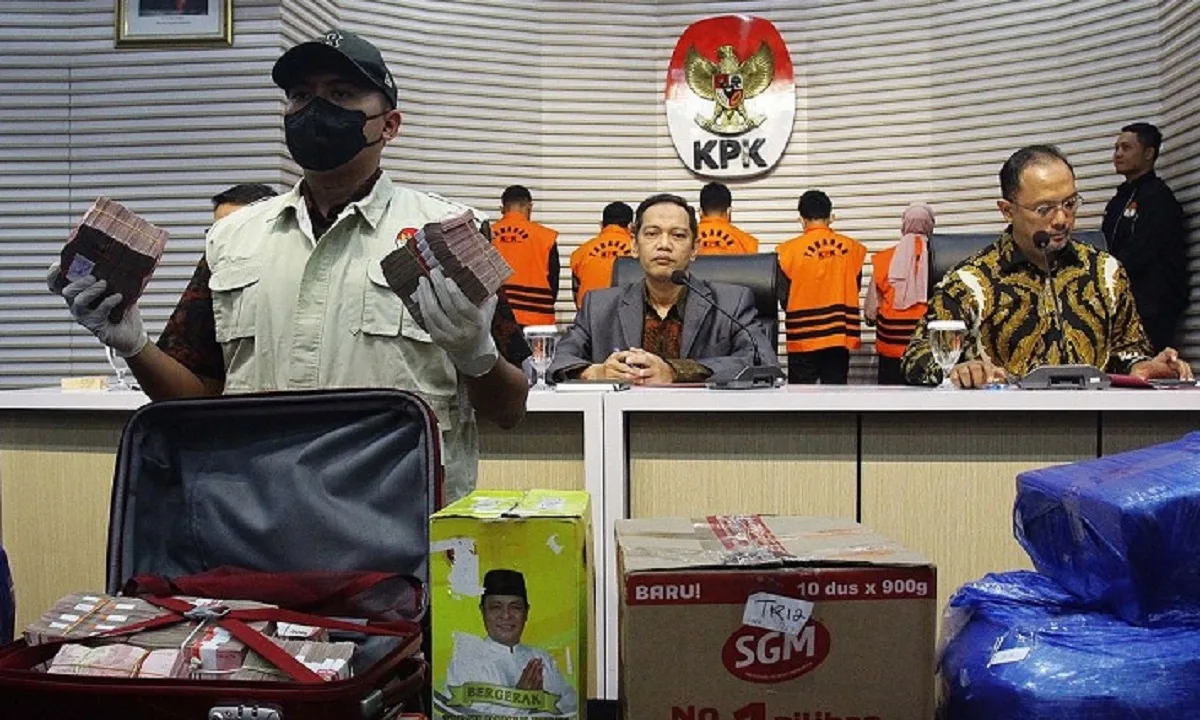 Gubernur Kalsel Tersangka Kasus Suap, KPK Sita Rp12 Miliar