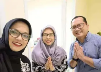 Suka Ajak Foto-foto, Kolega Lihat Marissa Haque Kemarin Masih Ngajar dan Bugar