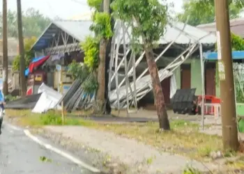 Hujan Angin Porak-porandakan Rumah di Lebak