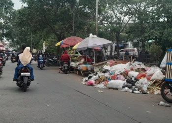 Pedagang Balik Lagi Jualan di Pinggir Kali, Pasar Sipon Bak Kembali ke "Wajah Asli"