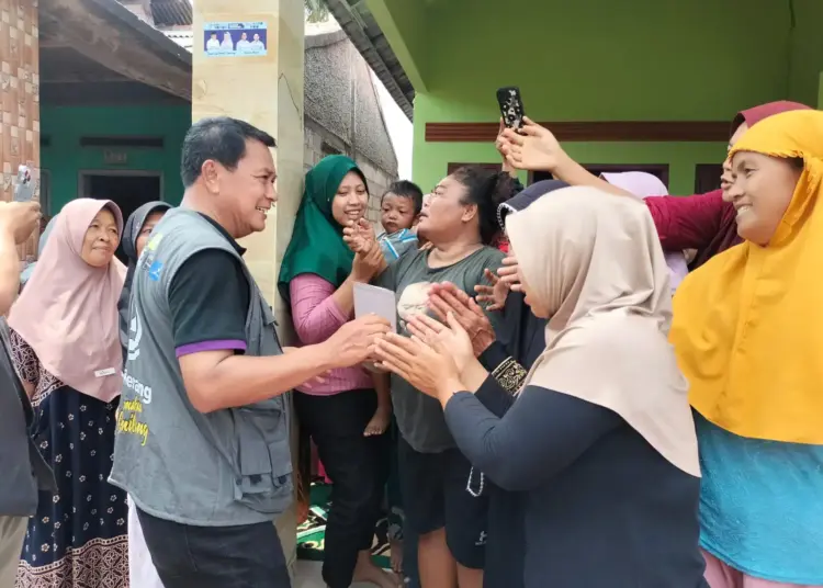 Sambangi Warga Pakuhaji, Maesyal Rasyid Sampaikan Program Beasiswa Kuliah Gratis