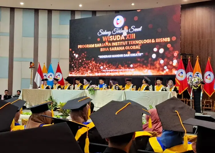 Ratusan Lulusan Global Institute Diwisuda