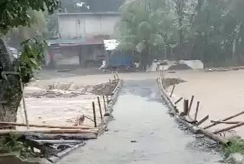 Cuaca Ekstrem, Ratusan Rumah Hingga Jembatan di Lebak Terendam