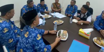 Pegawai di instansi terkait di lingkungan Pemkab Pandeglang, sedang Rakor terkait penanganan bencana. (ISTIMEWA)