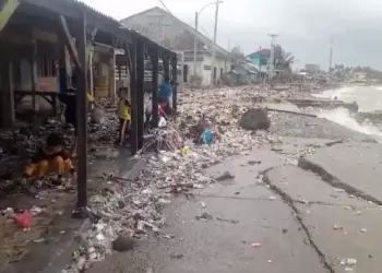 Sejumlah Bangli di kawasan Teluk, Desa Teluk, Kecamatan Labuan, Kabupaten Pandeglang, disoal. Ketua DPRD Pandeglang, Tb. Agus Khatibul Umam, mendesak instansi terkait segera bertindak. (ISTIMEWA)