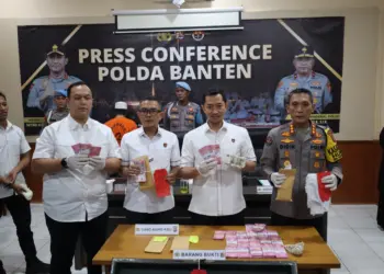 Subdit 3 Jatanras Ditreskrimum Polda Banten, mengamankan seorang pria berinisial US (48), diduga pelaku Peredaran Uang Palsu di wilayah hukum Polda Banten. (ISTIMEWA)