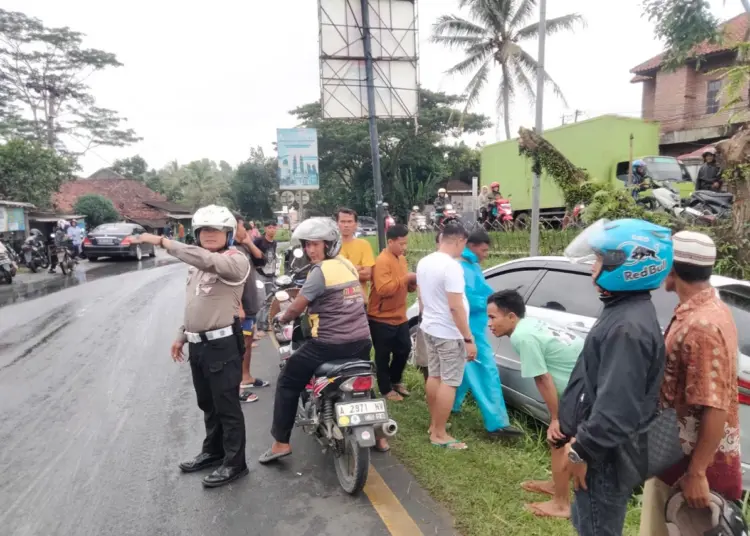 Gasak Kambing di Serang, Mobil Pencuri Kecelakaan di Lebak