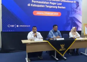 Ombudsman Banten, gelar konferensi pers hasil investigasi pagar laut melalui sambungan YouTube Ombudsman RI, Senin (3/2/2025). (LUTHFI/SATELITNEWS.COM)