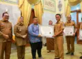 Sedikitnya empat Organisasi Perangkat Daerah (OPD) dan dua Unit Pelaksana Teknis Pusat Kesehatan Masyarakat (UPT Puskesmas) di lingkungan Pemerintah Kabupaten (Pemkab) Serang, meraih nilai tertinggi kategori Zona Hijau Standar Pelayanan Publik Tahun 2024, dari Perwakilan Ombudsman Republik Indonesia (RI) Provinsi Banten. (ISTIMEWA)