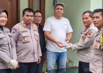 Pemotor Tinggalkan 6 Paket Narkoba di Pinggir Jalan Anggur Tangsel