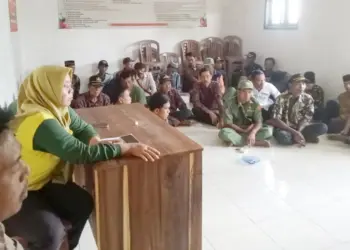 Sejumlah warga Desa Pasirloa, Kecamatan Sindangresmi, Kabupaten Pandeglang, mengikuti Musrenbangdes. (ISTIMEWA)