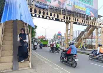 Sebulan Ditutup, JPO di Jalan Ir Juanda Ciputat Akhirnya Bisa Digunakan