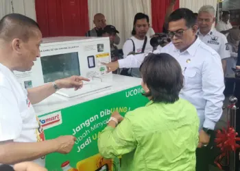 Alfamart Luncurkan Stasiun Penukaran Minyak Jelantah Jadi Duit